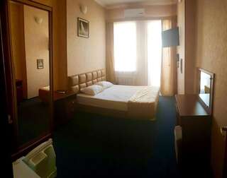 Гостиница Корсар Адлер Стандартный двухместный номер с 1 кроватью или 2 отдельными кроватями-1