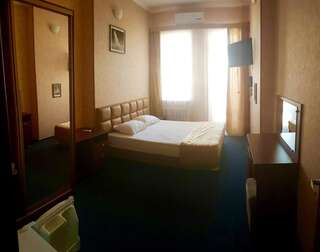 Гостиница Корсар Адлер Стандартный двухместный номер с 1 кроватью или 2 отдельными кроватями-3